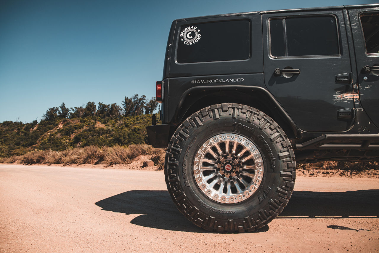 2018 Jeep Wrangler - Fuel RINCON BEADLOCK - Machined